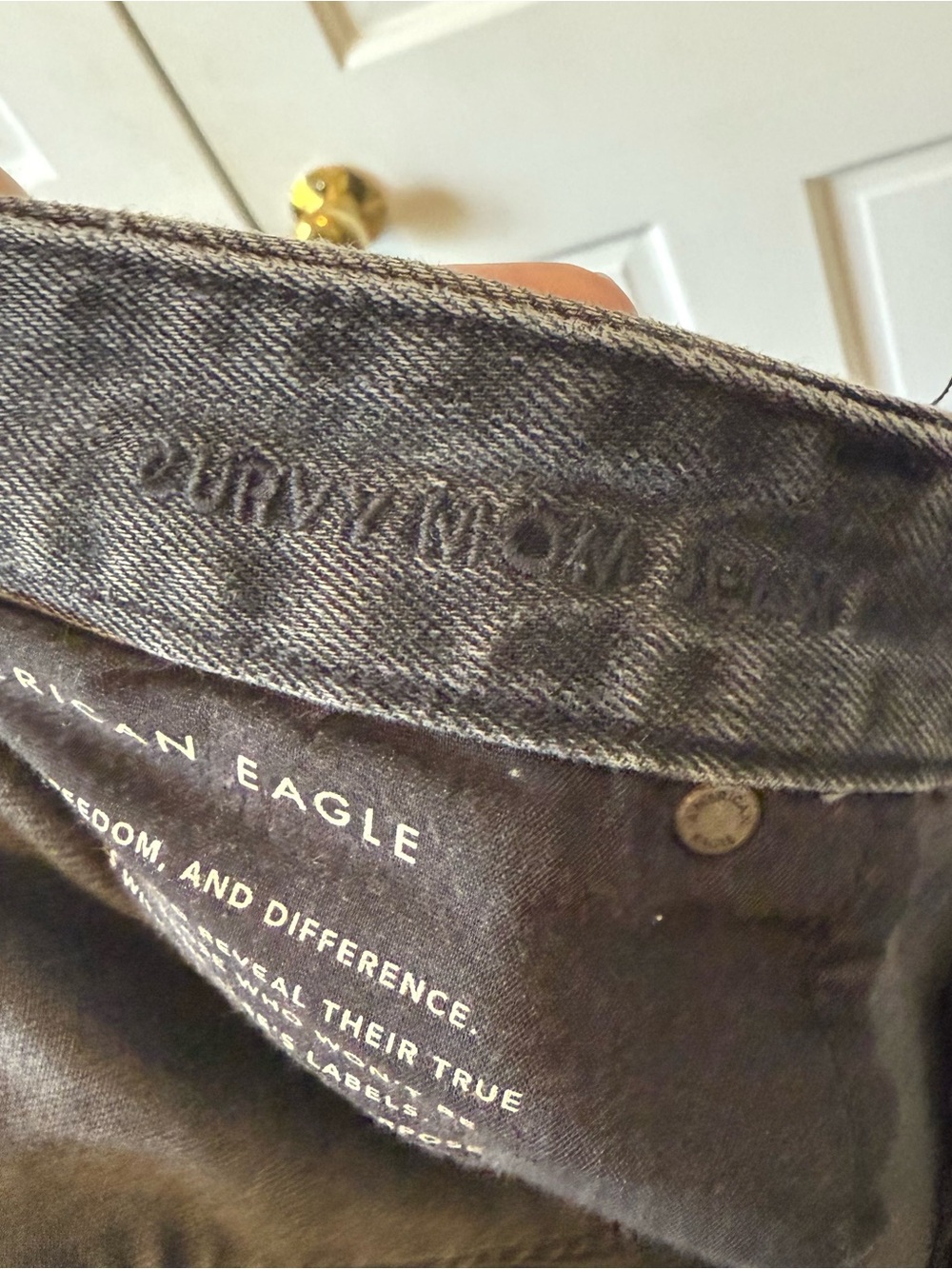 American Eagle Black Wash Curvy High Rise Mom Jeans Size 16 Short - Picture 11 of 12
